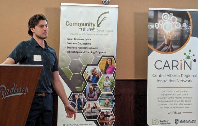 Local entrepreneurs sharpen pitch skills with Catalyst Incubator celebration event.